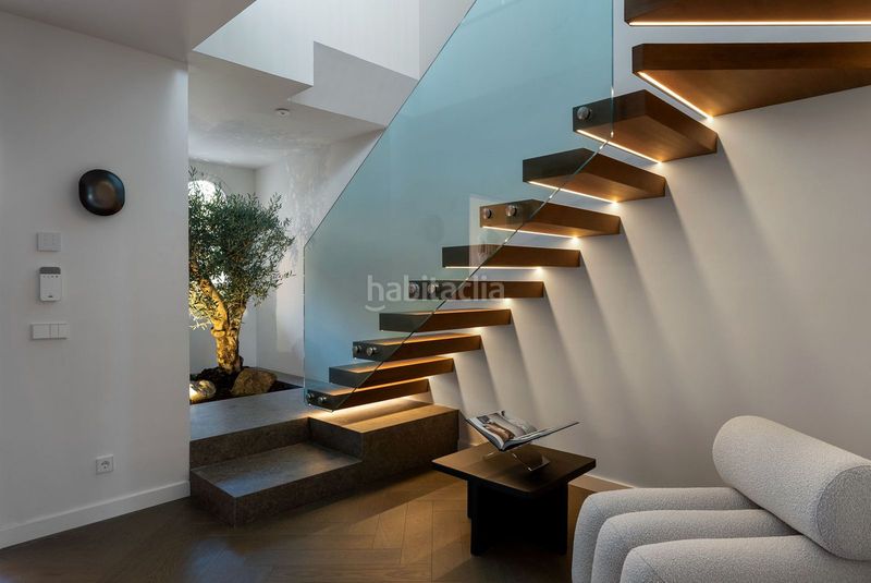 Foto 47b1da08-188d-4a47-aa15-acc0db5ac9a8. Dúplex amb aparcament piscina a Los Naranjos Marbella