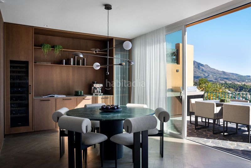 Foto 5e0f9f9f-a5bd-4dc4-973b-9c212539a739. Dúplex amb aparcament piscina a Los Naranjos Marbella