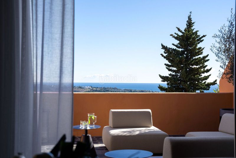 Foto 697d9b9a-a76c-4c1f-9d34-cbbb6b757eae. Dúplex amb aparcament piscina a Los Naranjos Marbella