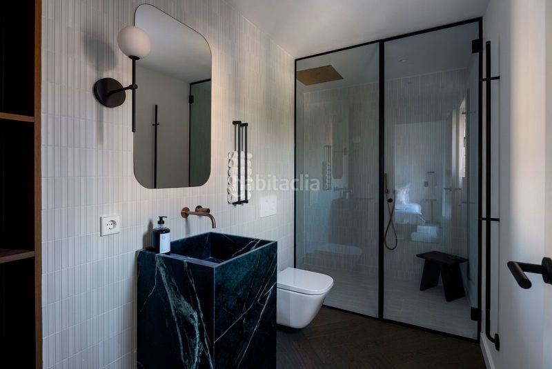 Foto c2b6d5f2-dbb3-4b07-b9dc-da7beb5232d1. Dúplex amb aparcament piscina a Los Naranjos Marbella