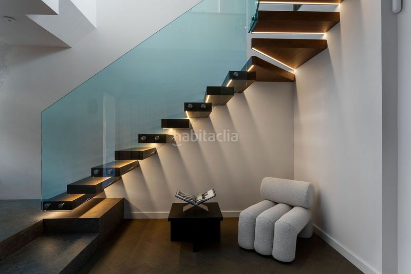 Foto c7f1b13b-bb77-4cb3-baa5-834d4951e7a8. Dúplex amb aparcament piscina a Los Naranjos Marbella