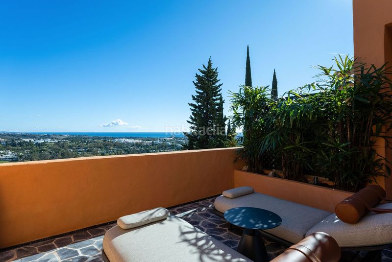 Foto f0e1f2d3-fefb-4ae8-a4fd-7f7728c5312b. Dúplex amb aparcament piscina a Los Naranjos Marbella