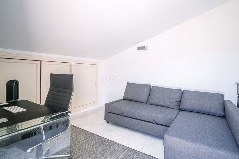 Foto 419c0e2f-7e6a-4c81-a85e-1c23cc9d7f40. Casa adossada amb aparcament piscina a Las Lomas de Río Verde Marbella