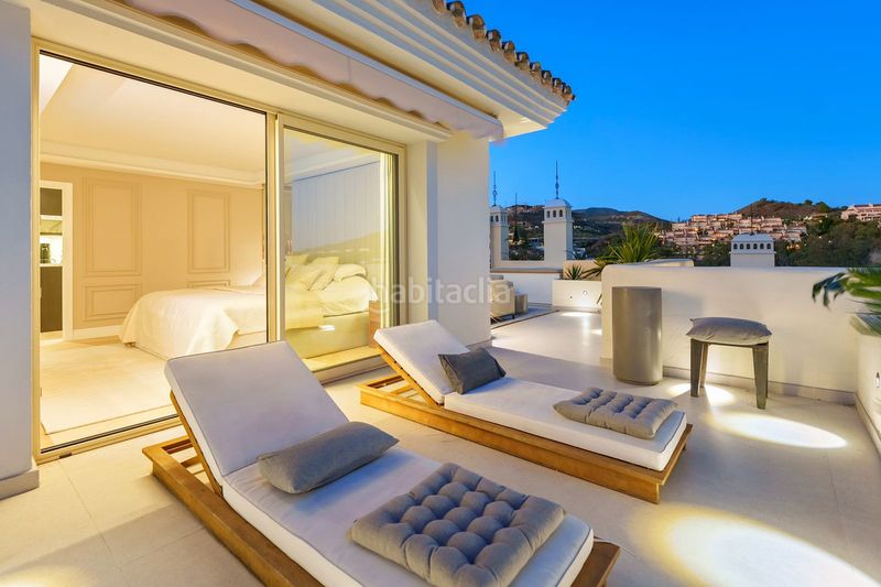 Foto 2cae2e89-a677-4ee8-9c10-c10b62f8d284. Àtic amb aparcament piscina a Los Naranjos Marbella