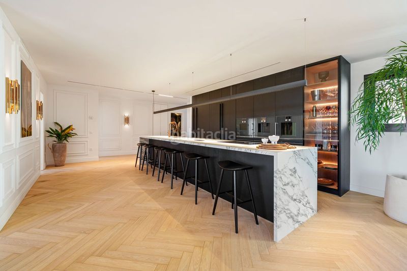 Foto a0b748fe-c54a-44f0-b999-fa39952f45a9. Àtic amb aparcament piscina a Los Naranjos Marbella