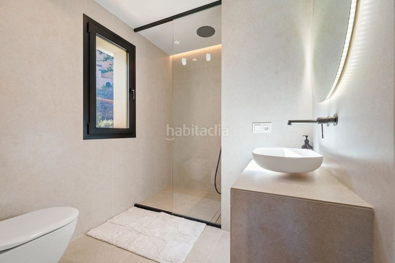 Foto a19e15b8-7331-4aa9-ac12-266341da496b. Àtic amb aparcament piscina a Los Naranjos Marbella