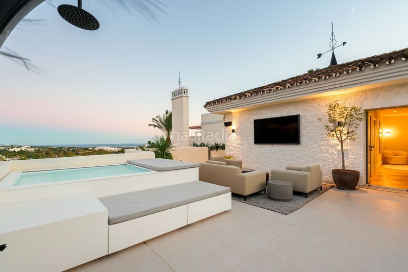 Foto e8305d6d-0d5b-4fe1-a004-f22d41f41787. Àtic amb aparcament piscina a Los Naranjos Marbella