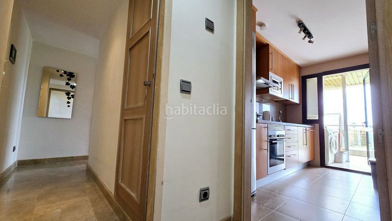 Foto 88ac12b0-a56e-4330-add0-7fcbfd20613c. Apartament amb aparcament piscina a Puerto de la Duquesa Manilva