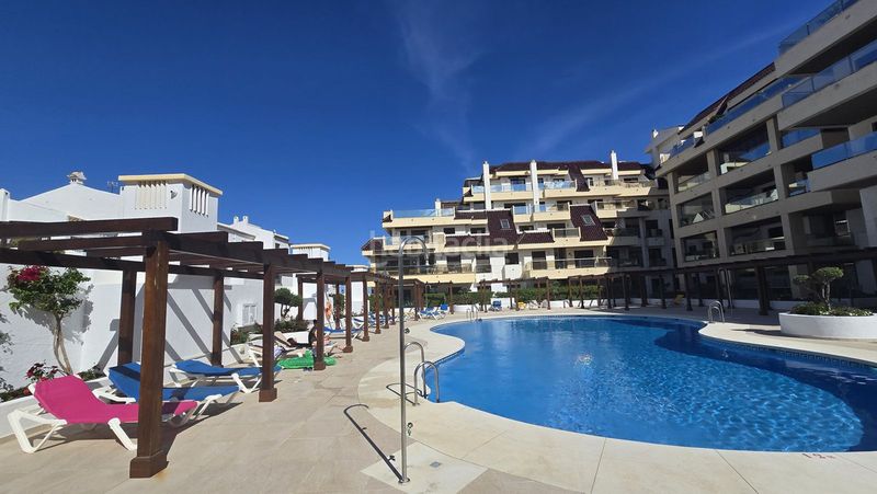 Foto 530e00b9-36ab-497f-8343-4130c9d46af0. Apartamento en Puerto de la Duquesa Manilva