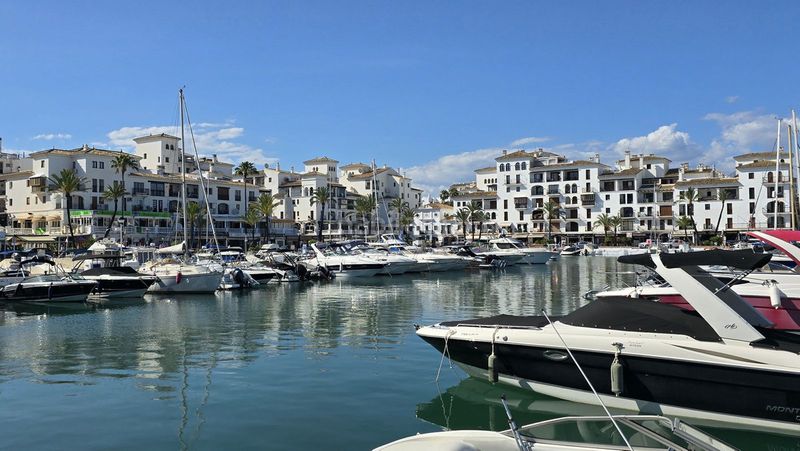 Foto a2db0dd6-e37f-464c-a7d1-64168e2c0312. Apartamento en Puerto de la Duquesa Manilva