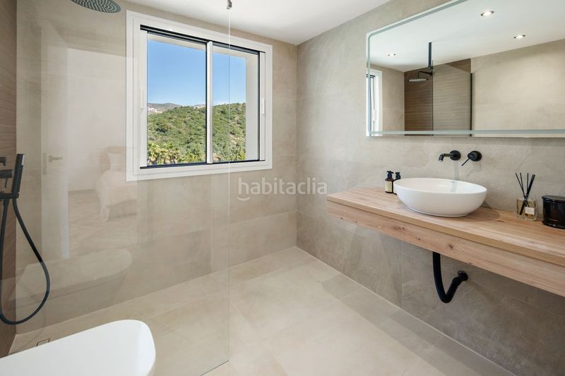 Foto fd508759-29be-41c5-ba57-3dcda9a15964. Àtic amb aparcament piscina a La Quinta Benahavís