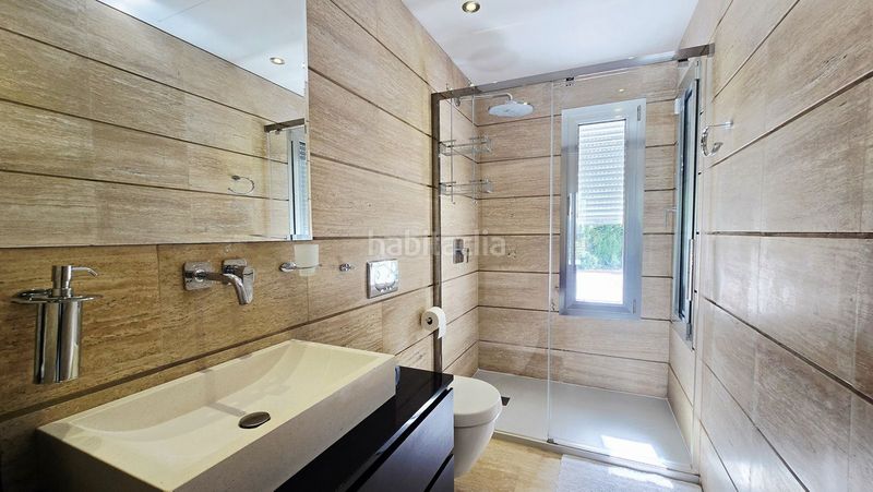 Foto 16643992-73b9-4cad-81e3-6f51788a0887. Xalet amb aparcament piscina a Las Brisas Marbella