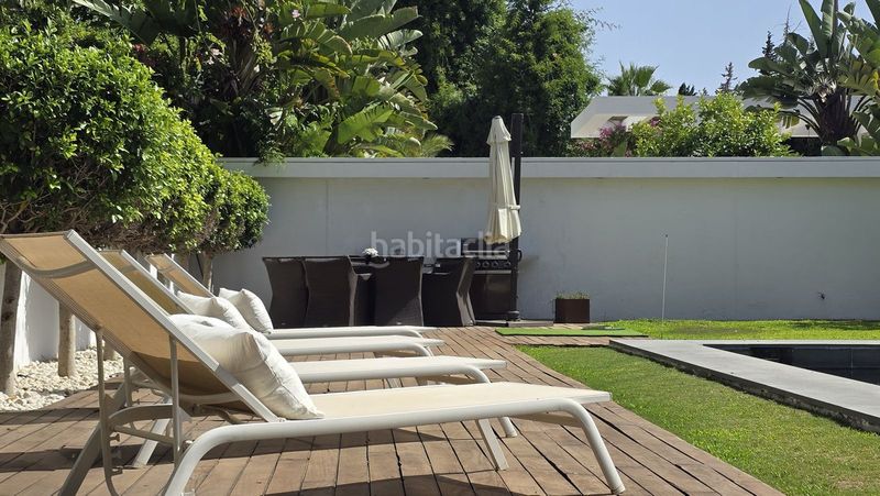 Foto ec8fbc3c-b0d4-4e06-b725-648fb0fcc5f7. Xalet amb aparcament piscina a Las Brisas Marbella