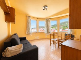 Appartement  Calle ortiguera 1. Piso exterior de 90 m en cedeira con gran potencial de reforma