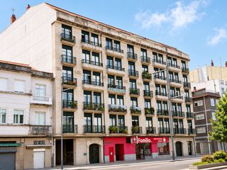 Flat in Marín. Piso de 4 dormitorios con vistas al mar en avenida de ourense, m