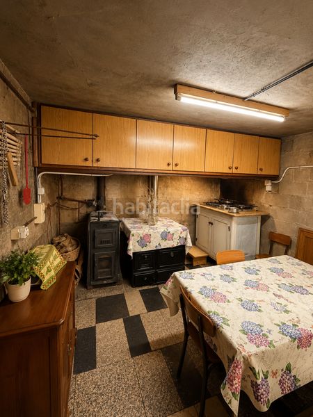 Foto 4a2d0106-8d4d-4160-8beb-7281955a2853. Casa amb calefacció a Carballo