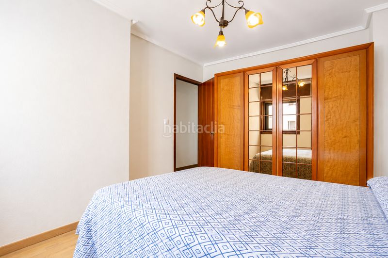 Foto 107b9853-7436-42b3-8dfa-deb0a71ab187. Flat with heating in Riazor - Visma Coruña (A)