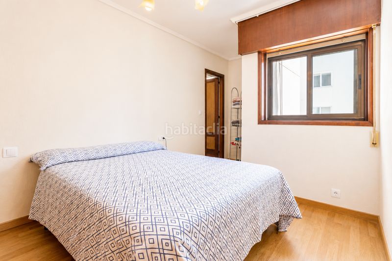 Foto b75345af-6110-4e79-b905-89ecdb2327bf. Flat with heating in Riazor - Visma Coruña (A)