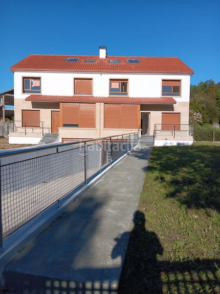 Foto 4040efe0-507a-436d-9ff2-89f9f7cb72b1. Casa amb calefacció piscina a Noalla Sanxenxo