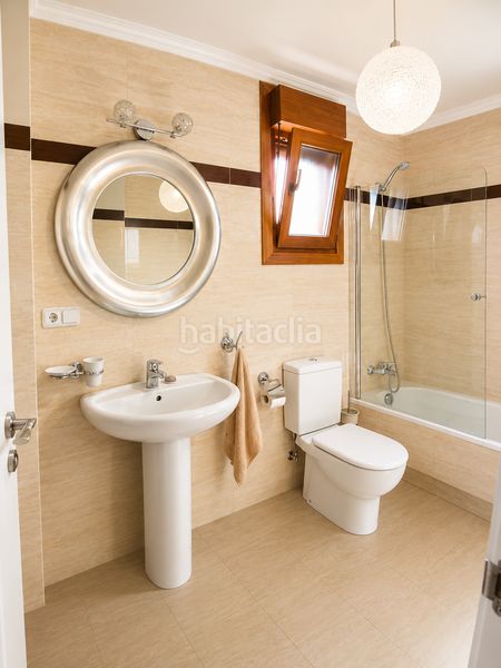 Foto e13e86fa-01d3-4d45-a5fa-0c73599a9867. Casa amb calefacció piscina a Sanxenxo pueblo Sanxenxo