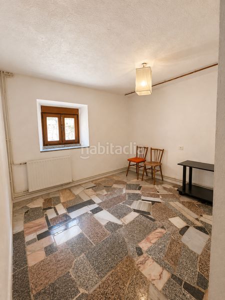 Foto d67dfed3-8fba-4f14-ac1b-ce15b9ce2e28. Casa amb calefacció a Forcarei