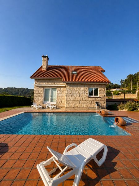 Foto 14fdaadd-9760-48c2-abd3-cb5015a37da4. Casa amb calefacció piscina a Morás - A Zapateira Arteixo