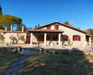 Casa in Ciruelos de Cervera. Finca de 885 hectáreas con coto privado, viviendas e instalacion
