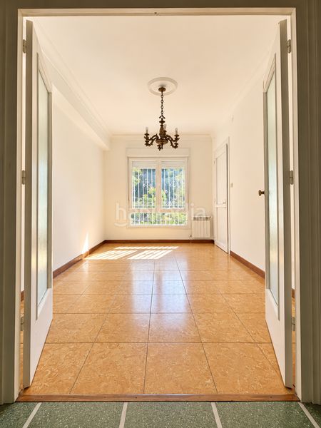 Foto d654bd95-fe3c-4b1c-8023-118438d69456. Casa amb calefacció a Zona Fernández Labreda Pontevedra
