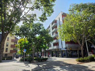 Local Comercial  Carrer de bartrina. Local comercial en planta baja de 114m2