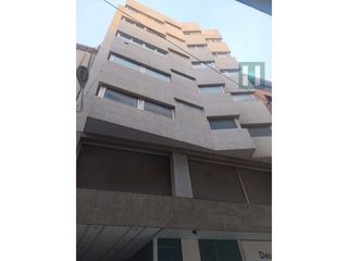 Pis  Calle mayor. Calle mayor, pleno centro de cartagena, edificio emblem�tico.