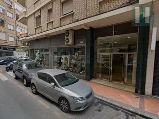 Pis  Calle escultor roque lopez. Muy cerca de el corte inglés