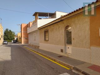 Casa  Calle divina pastora - canteras. Amplia casachalet con parcela de 130m2