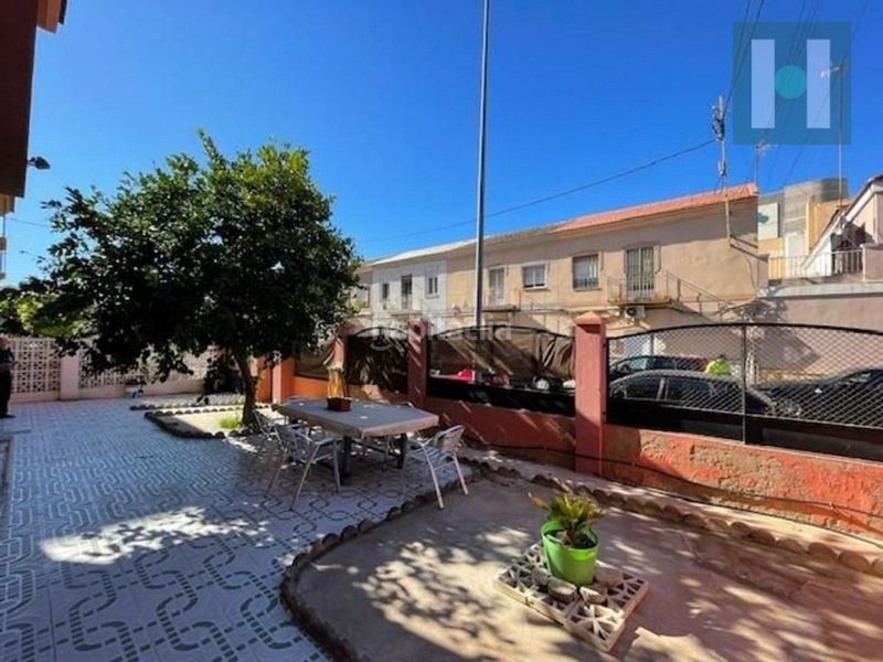 Foto 41a6bd98-f2b8-44eb-9145-b2e3dd61c902. Xalet amb aparcament a Ciudad Jardín Cartagena
