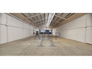 Miete Fabrikhalle  Calle travessia industrial. Nave industrial en alquiler de 645 m con oficinas, puerta tir y