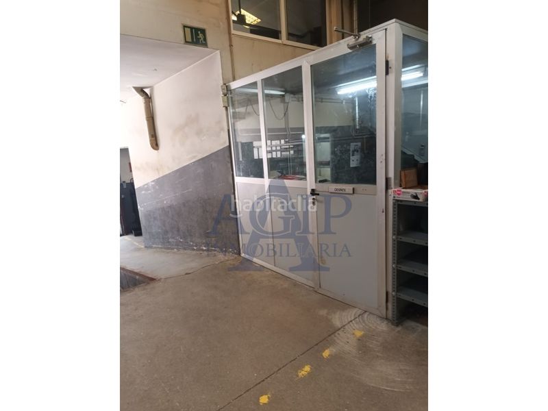 Foto 5d55b197-bcb2-420c-af0d-24dd8cdac820. Nau industrial a Centre Sabadell
