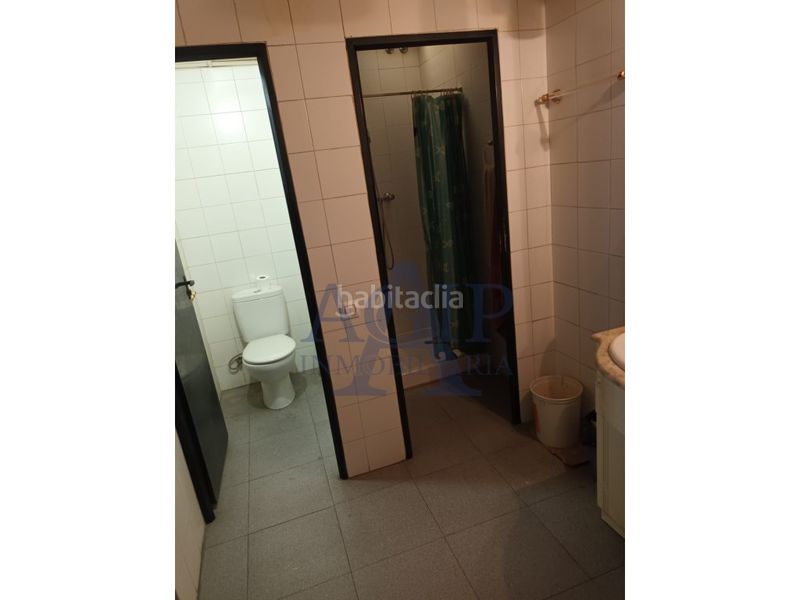 Foto b1e164ae-bf13-4530-b833-f44848f426b3. Nau industrial a Centre Sabadell