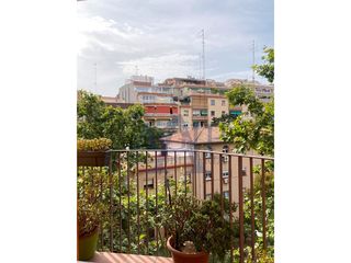 Pis a Navas. Amplio piso de 4 habitaciones en una de las mejores zonas de la