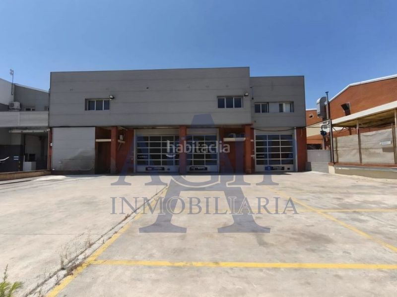 Foto 81099eee-7429-4fb9-ab1d-07893489a0f9. Affitto capannone industriale in Almeda - El Corte Inglés Cornellà de Llobregat