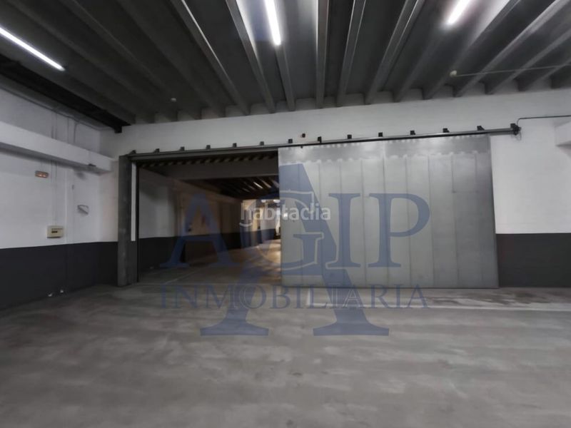 Foto e87b7e32-0cdb-4dd2-bdee-9f76c3d4b99b. Affitto capannone industriale in Almeda - El Corte Inglés Cornellà de Llobregat