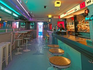 Alquiler Local Comercial  Calle joaquin costa. Bar musical c1 en raval  totalmente equipado, terraza interior y