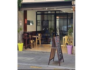 Lloguer Local Comercial  Calle santa maria de toudell de. Barcafetería totalmente reformado con terraza en viladecans! tra