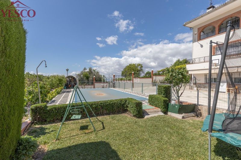 Foto 0eef3ba5-a752-40aa-a85b-e904d7fdd37b. Casa pareada en Víznar