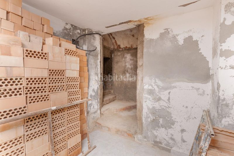 Foto c98261f7-b034-4355-a817-3f972c90eb4a. Casa aparellada a Alfacar