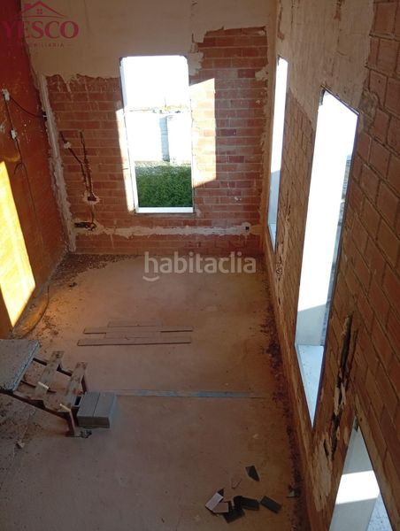 Foto 021844ea-522e-4f83-a62f-c2746bd21c4a. Casa aparellada amb aparcament a Peligros