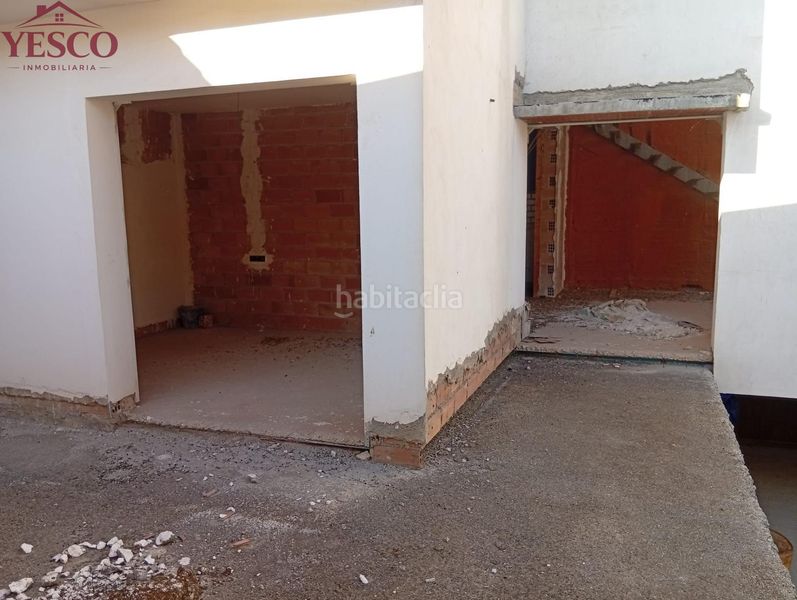 Foto 4e2782eb-afa5-417a-984b-c00b227b20c2. Casa aparellada amb aparcament a Peligros