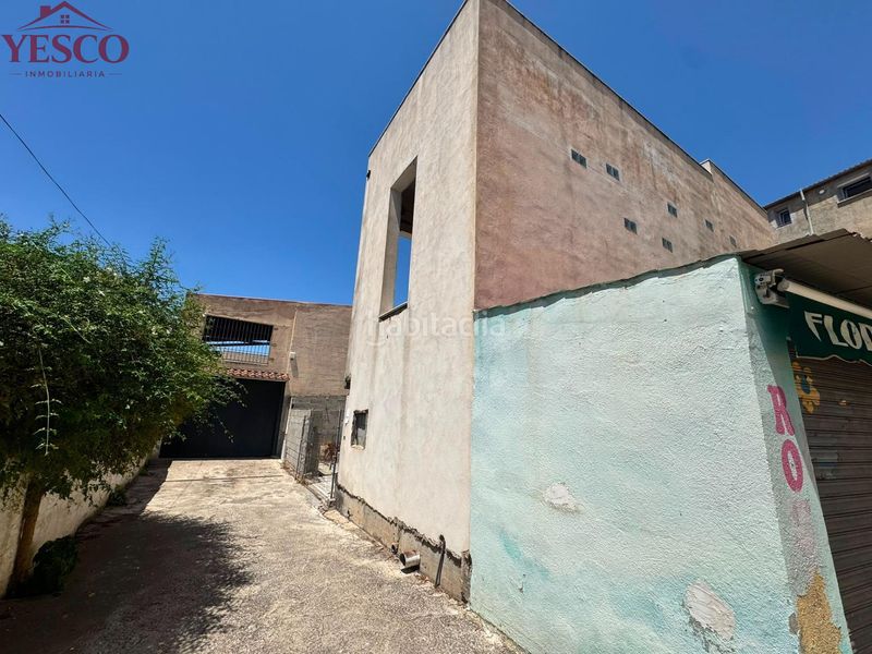 Foto 650bb2a7-c384-459b-999d-54ada8b0d420. Casa aparellada amb aparcament a Peligros