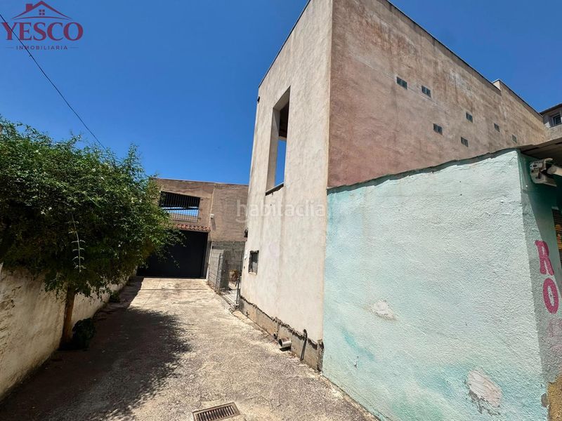 Foto a0437887-744b-4492-af82-70619f1e3aa0. Casa aparellada amb aparcament a Peligros
