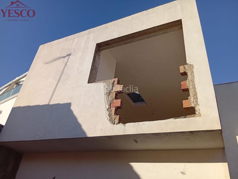 Foto a2420ee2-aaff-47e4-b64b-d299f782465e. Casa aparellada amb aparcament a Peligros