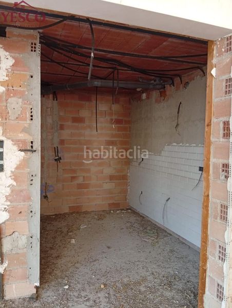 Foto bef83f7e-f6ed-4847-87ba-c1c3002e8446. Casa aparellada amb aparcament a Peligros