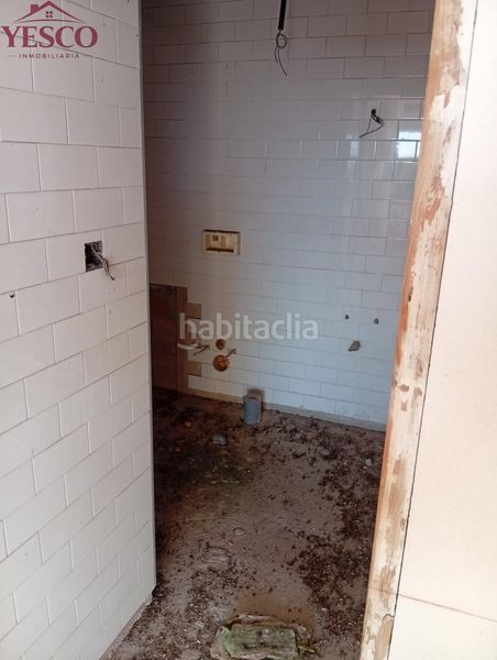 Foto ddefb548-1d10-4abb-937b-ed2ced39e17b. Casa aparellada amb aparcament a Peligros